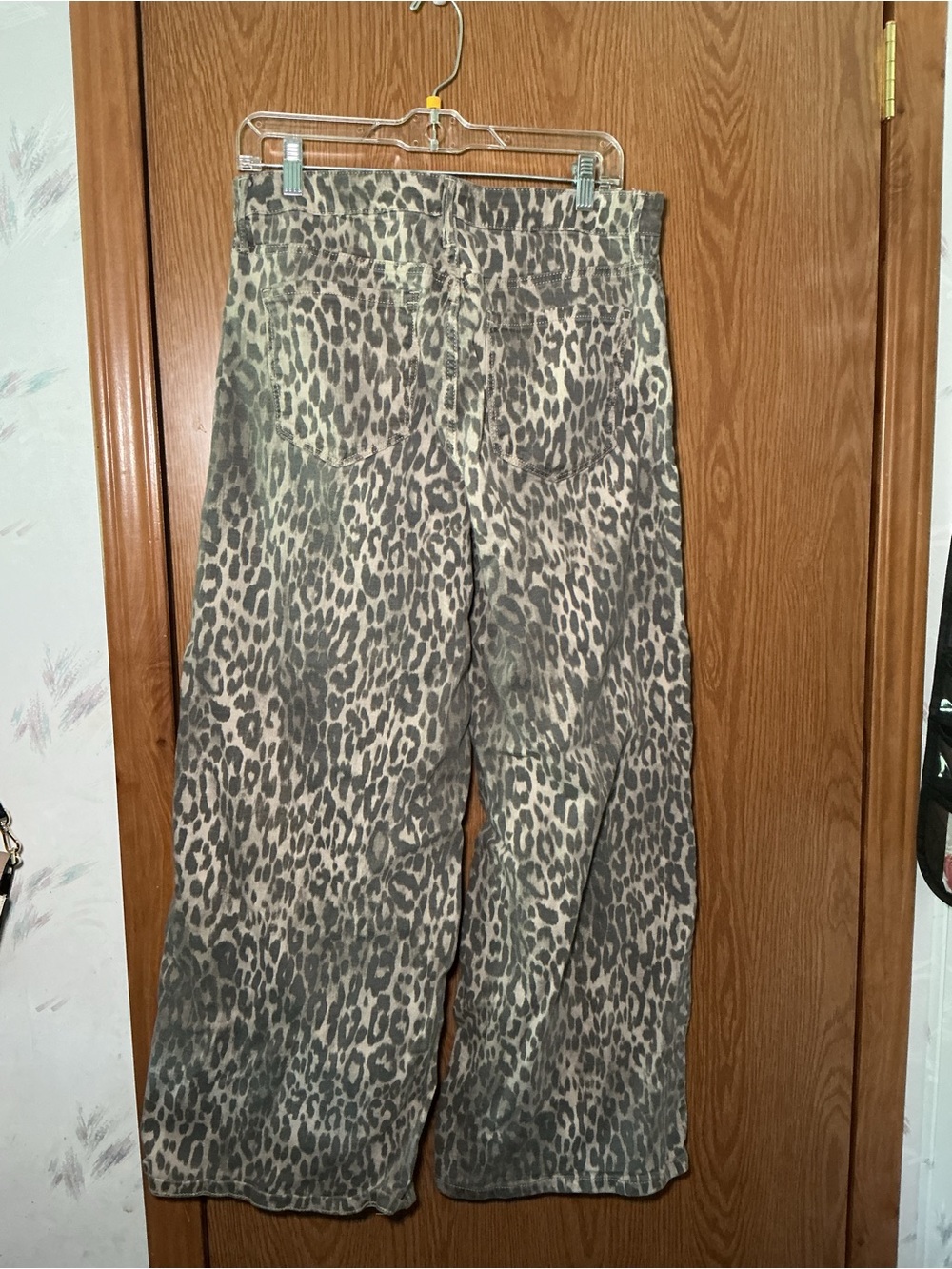 Simply Vera Vera Wang Leopard Print Wide Leg Jeans Size 12 - Picture 4 of 4